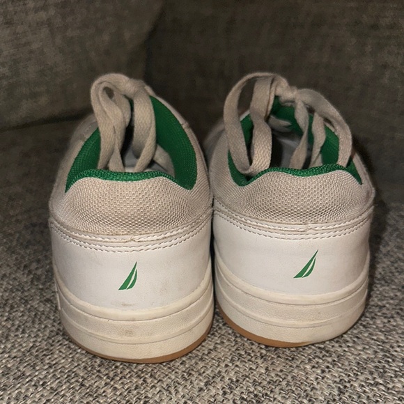 Boys Nautica White and Green Retro Sneakers with Gum Sole - Picture 6 of 7